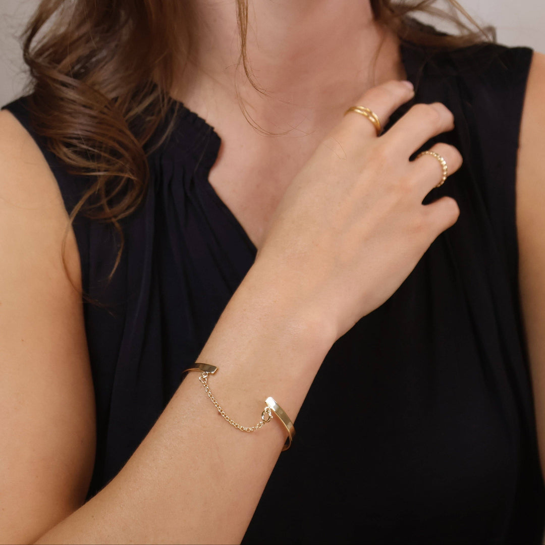 Olivia Flat Bangle With Chain