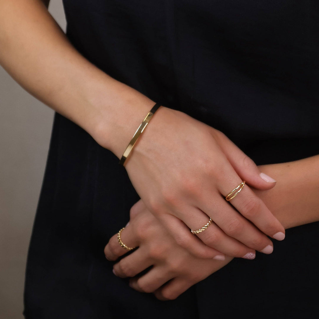 Olivia Flat Bangle With Chain