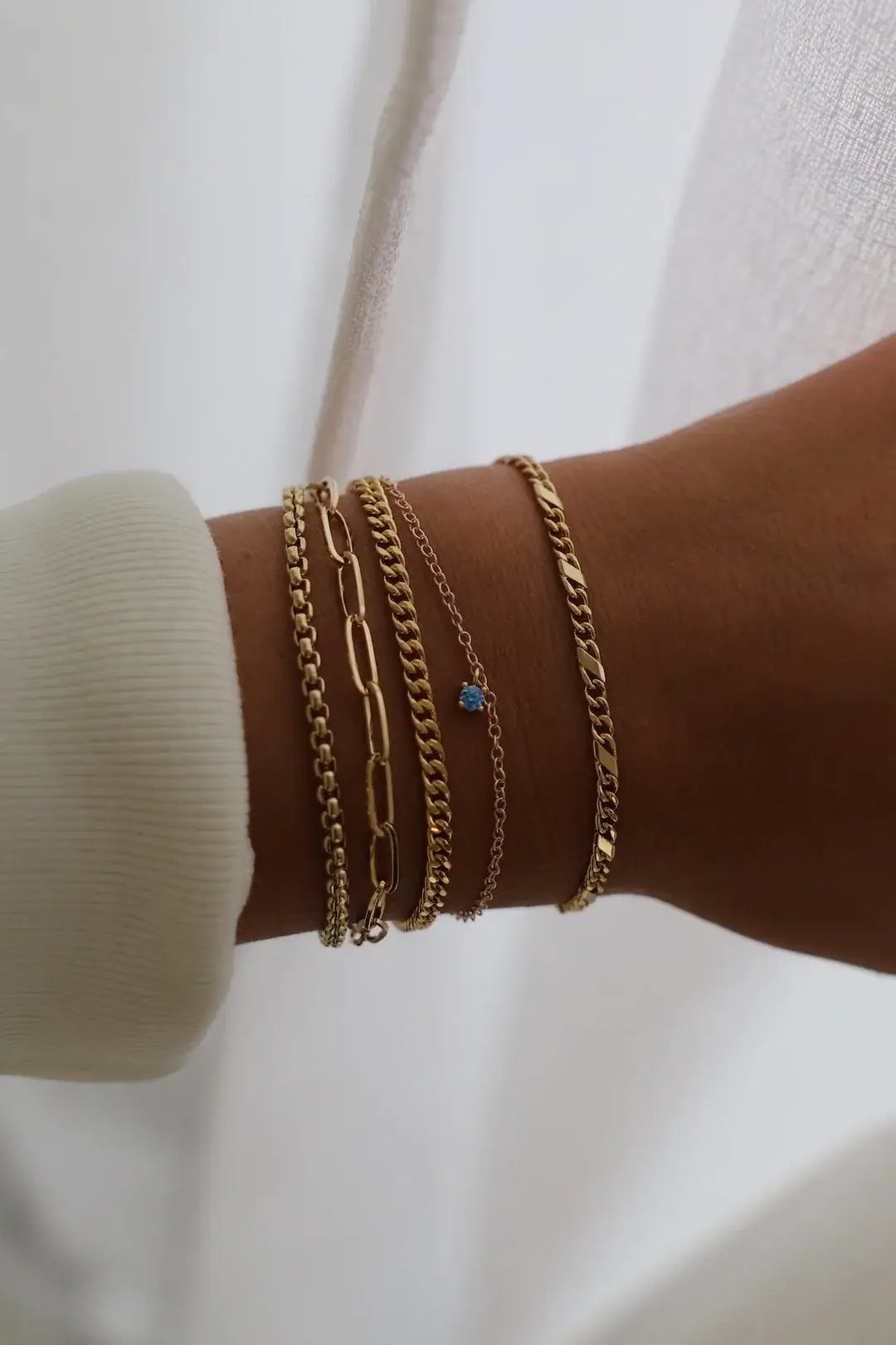 ROUND BOX CHAIN BRACELET